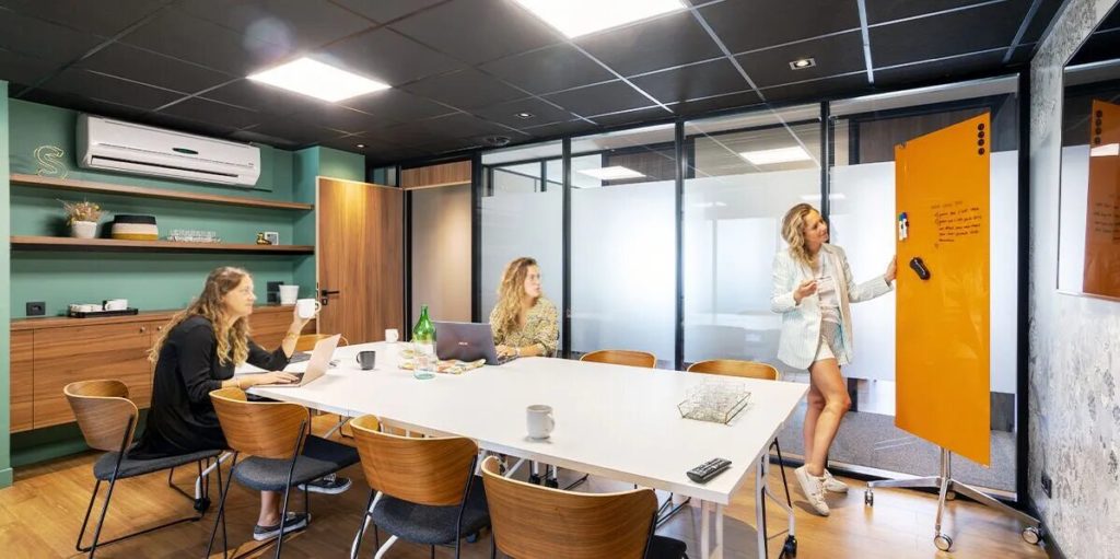 Comment choisir vos bureaux fermés en coworking à Lyon ?